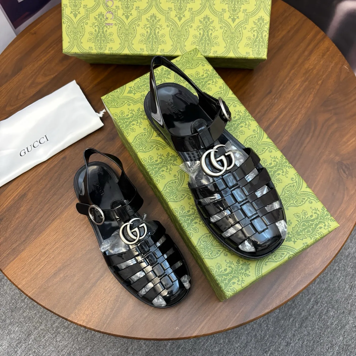 Men's shoes 260💰 [Gucci] Counter quality, top-quality original goods, real photos! Original TPU material, fine workmanship, comfortable; genuine 1:1 replica Size: 36 ~ 46 Half drag: 38 ~ 45
